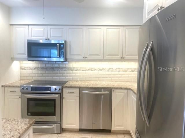 554 SUTTON PLACE 554, Longboat Key, FL 34228