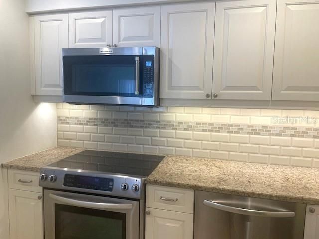 554 SUTTON PLACE 554, Longboat Key, FL 34228