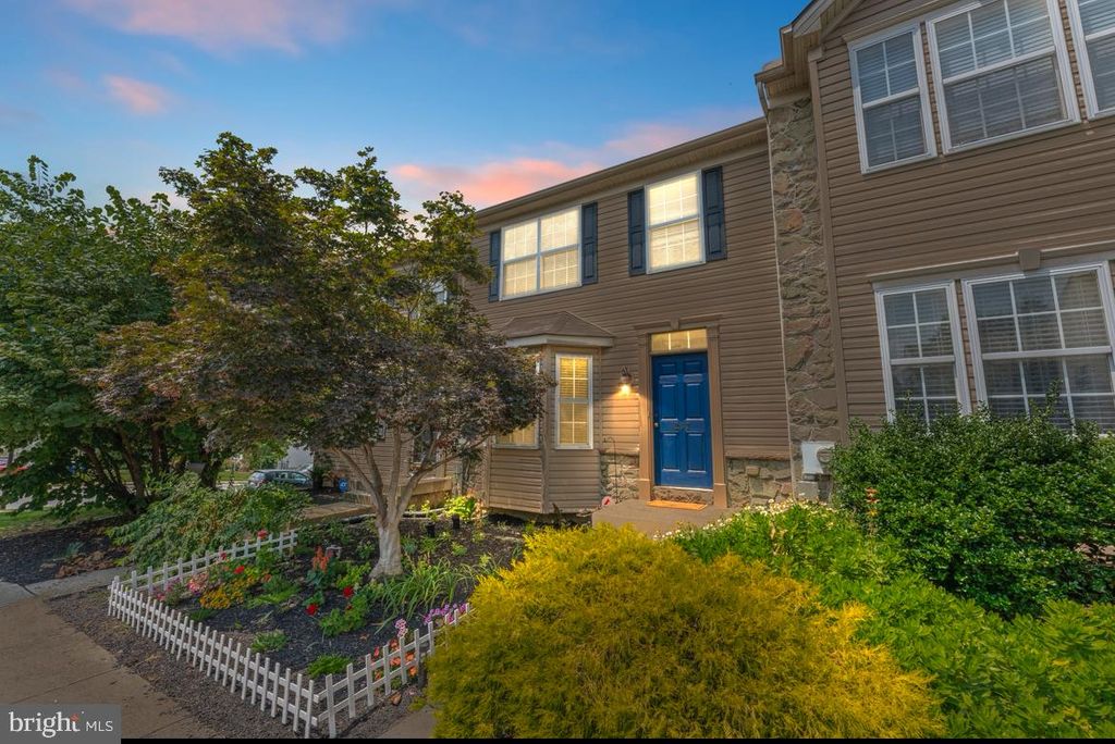 207 CARTLEDGE LN, Millersville, PA 17551