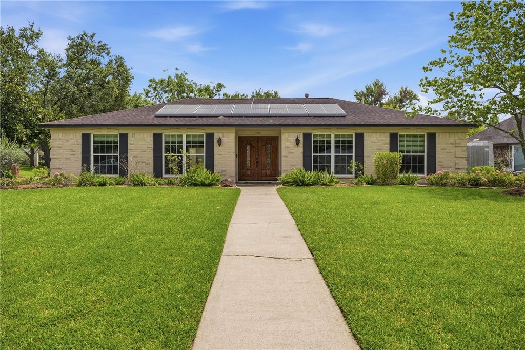 1901 Acacia Street, League City, TX 77573