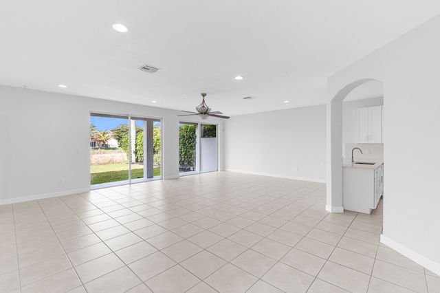 10557 Galleria Street, Wellington, FL 33414