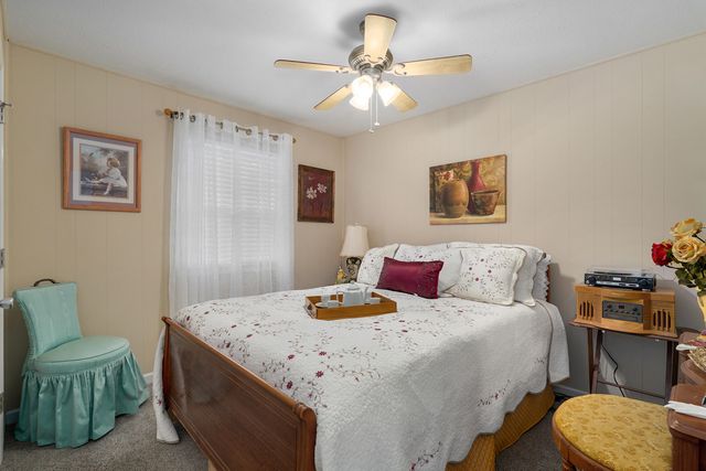 5727 S State Highway Ff, Battlefield, MO 65619