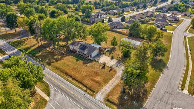 5727 S State Highway Ff, Battlefield, MO 65619