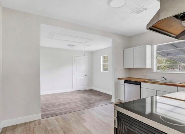 116 Trahan, Ames, TX 77575