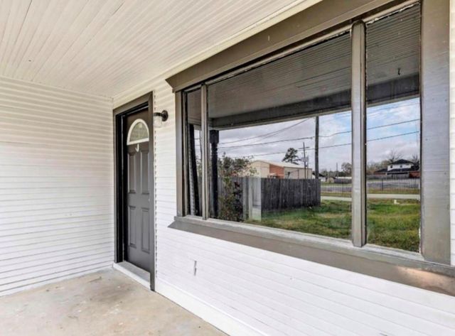 116 Trahan, Ames, TX 77575