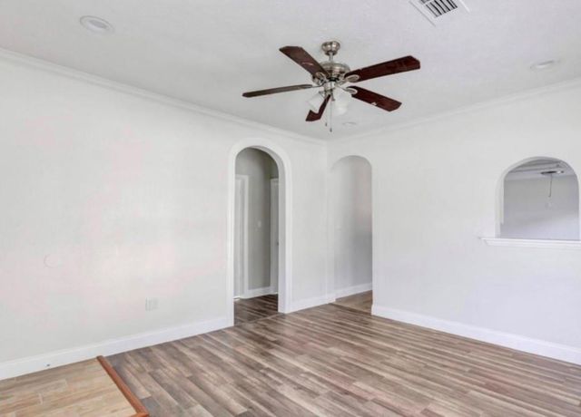 116 Trahan, Ames, TX 77575