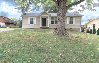 718 Ranch Hill Dr, Clarksville, TN 37042