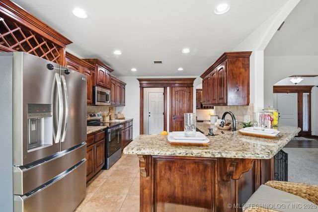 9214 N 143rd East Avenue, Owasso, OK 74055