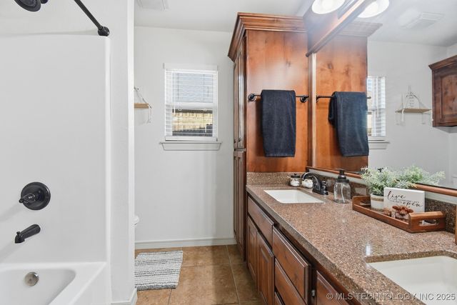 9214 N 143rd East Avenue, Owasso, OK 74055