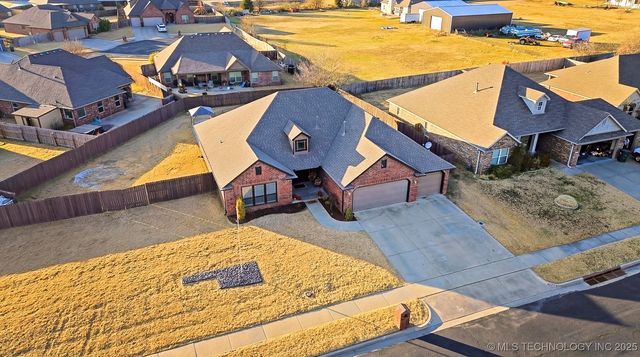 9214 N 143rd East Avenue, Owasso, OK 74055