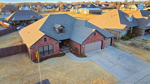 9214 N 143rd East Avenue, Owasso, OK 74055