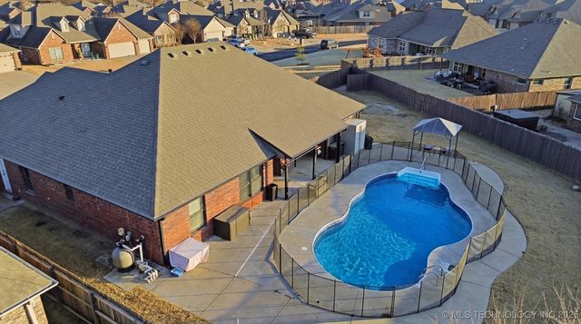 9214 N 143rd East Avenue, Owasso, OK 74055