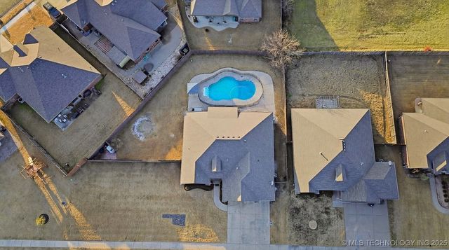 9214 N 143rd East Avenue, Owasso, OK 74055