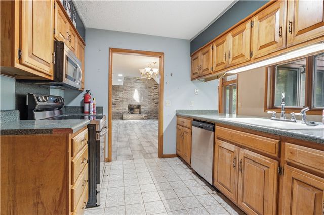2414 Sherwood Lane, Fayetteville, AR 72703