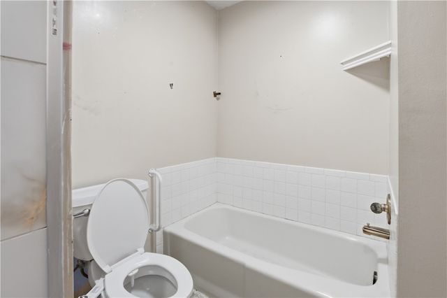 2414 Sherwood Lane, Fayetteville, AR 72703