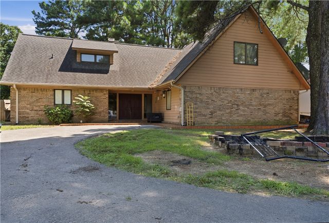 2414 Sherwood Lane, Fayetteville, AR 72703