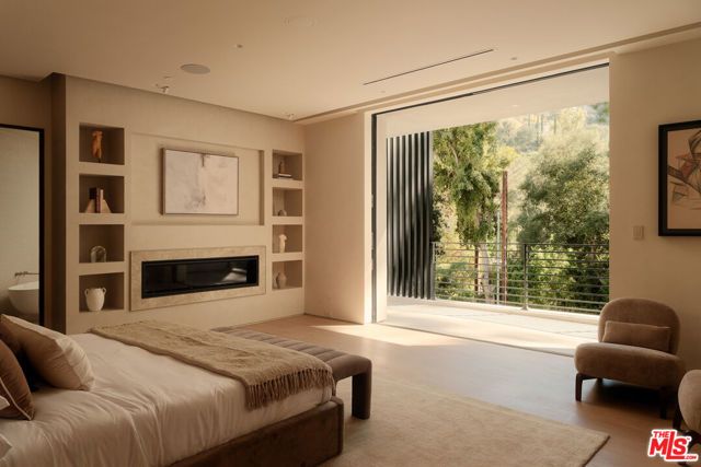 2630 Algodon Court, Los Angeles, CA 90046