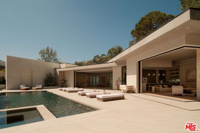 2630 Algodon Court, Los Angeles, CA 90046