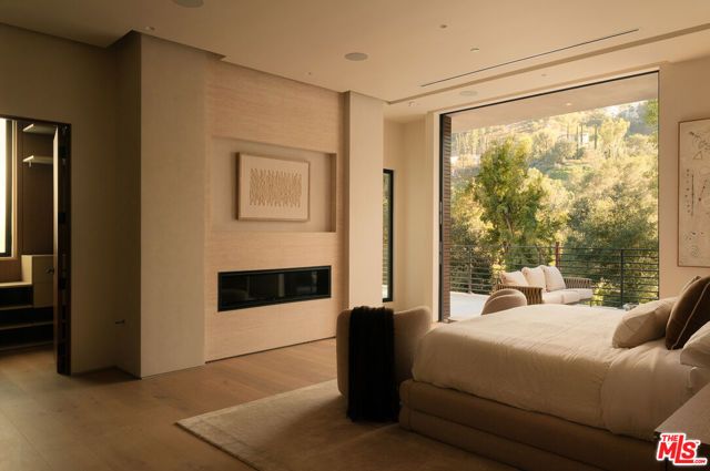 2630 Algodon Court, Los Angeles, CA 90046