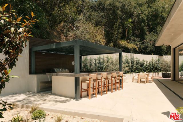 2630 Algodon Court, Los Angeles, CA 90046