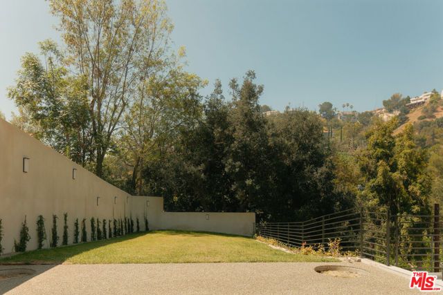 2630 Algodon Court, Los Angeles, CA 90046