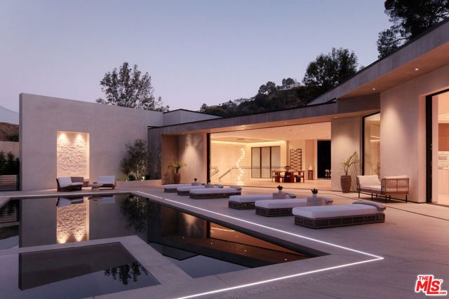 2630 Algodon Court, Los Angeles, CA 90046