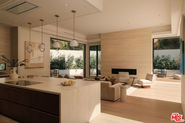 2630 Algodon Court, Los Angeles, CA 90046