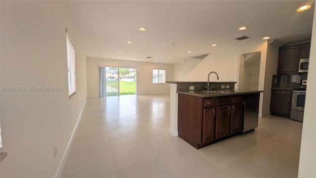 5910 Royal Way ----, Tamarac, FL 33321