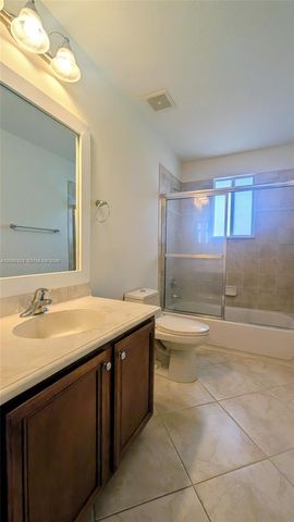 5910 Royal Way ----, Tamarac, FL 33321