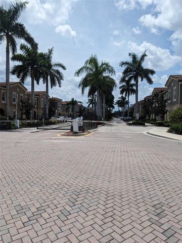 5910 Royal Way ----, Tamarac, FL 33321