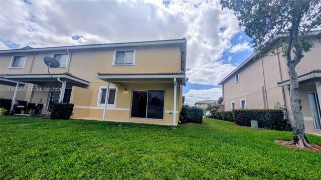 5910 Royal Way ----, Tamarac, FL 33321