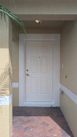 5910 Royal Way ----, Tamarac, FL 33321