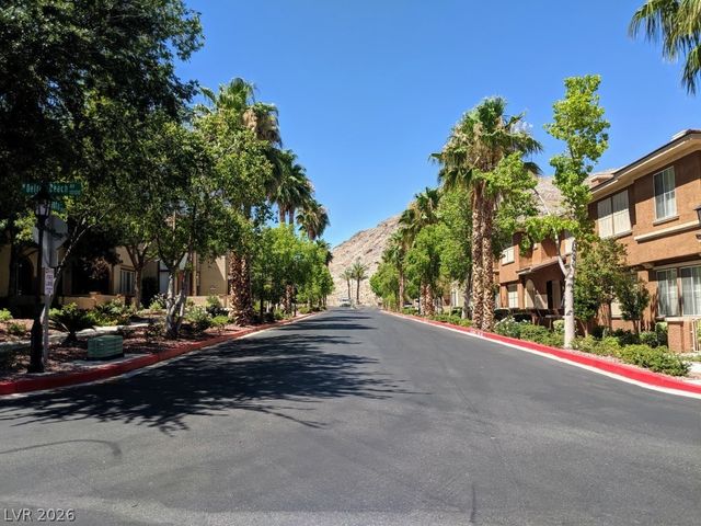 10280 GILMORE CANYON Court 201, Las Vegas, NV 89129