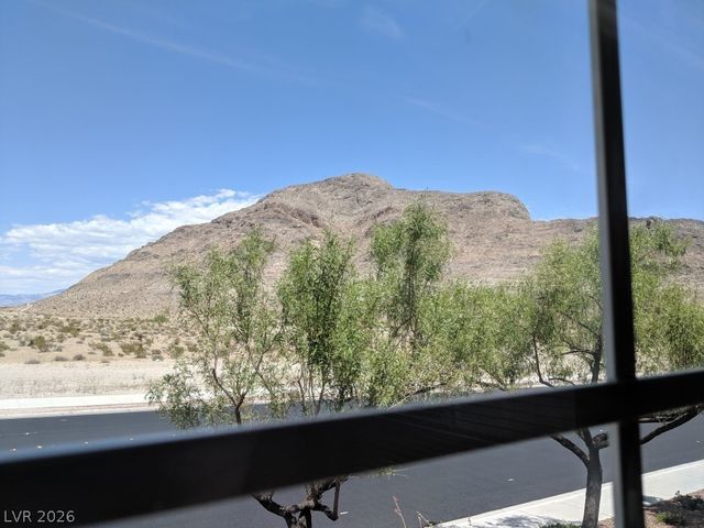 10280 GILMORE CANYON Court 201, Las Vegas, NV 89129