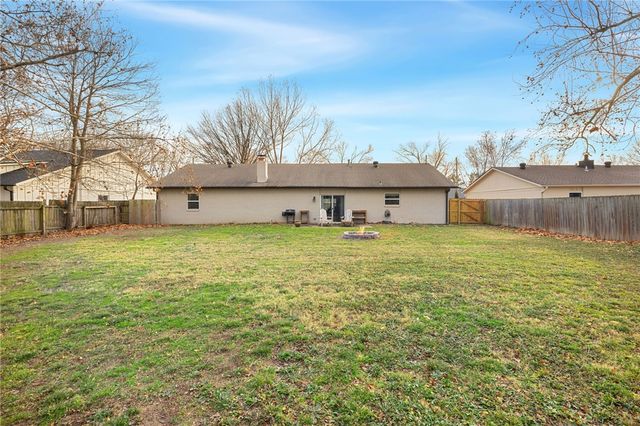 310 SW 11th Street, Bentonville, AR 72712