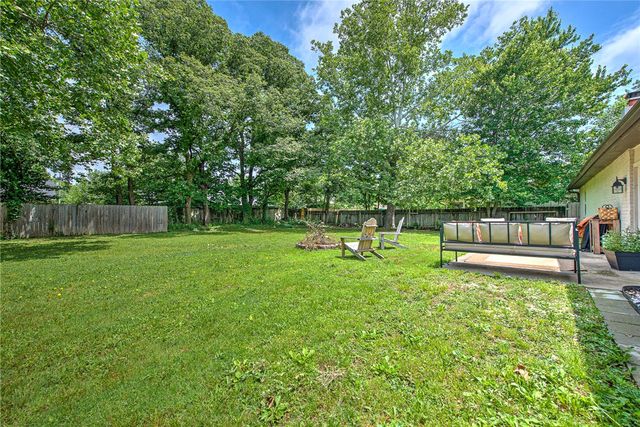 310 SW 11th Street, Bentonville, AR 72712