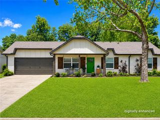 310 SW 11th Street, Bentonville, AR 72712