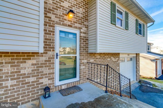 261 LINDA TER, Ephrata, PA 17522