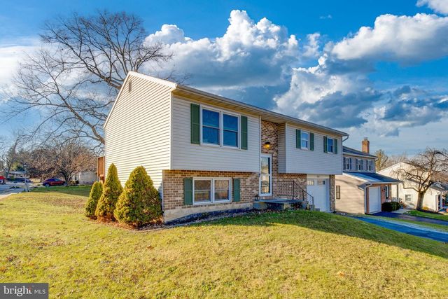 261 LINDA TER, Ephrata, PA 17522