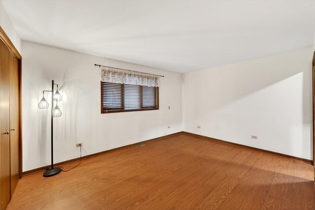 938 Duvall Drive, Woodstock, IL 60098