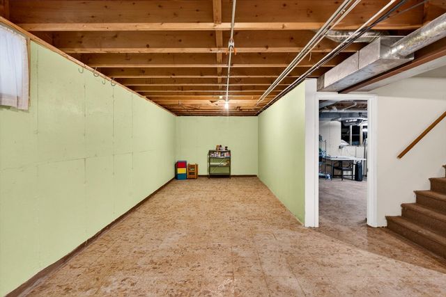 938 Duvall Drive, Woodstock, IL 60098