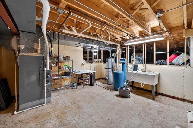 938 Duvall Drive, Woodstock, IL 60098