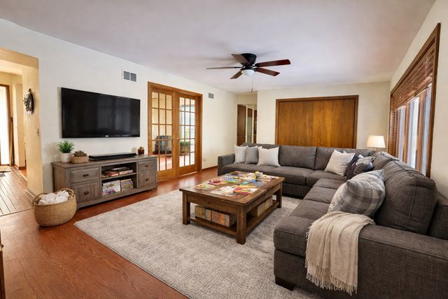 938 Duvall Drive, Woodstock, IL 60098