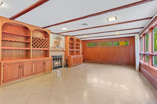 38 Smith Place, Trumbull, CT 06611