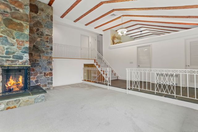 38 Smith Place, Trumbull, CT 06611