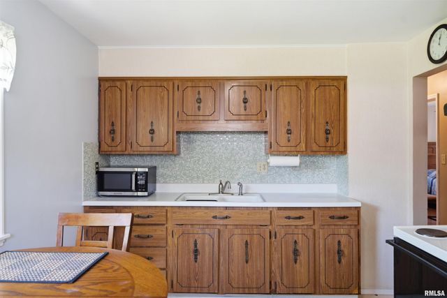 718 W SHENANDOAH Drive, Peoria, IL 61614