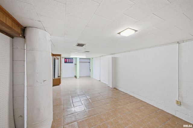 718 W SHENANDOAH Drive, Peoria, IL 61614