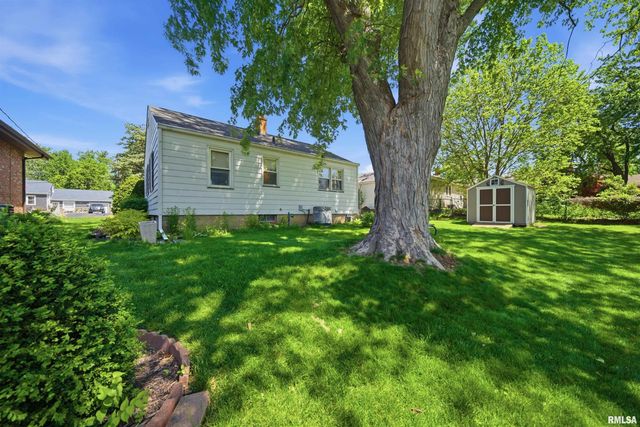 718 W SHENANDOAH Drive, Peoria, IL 61614