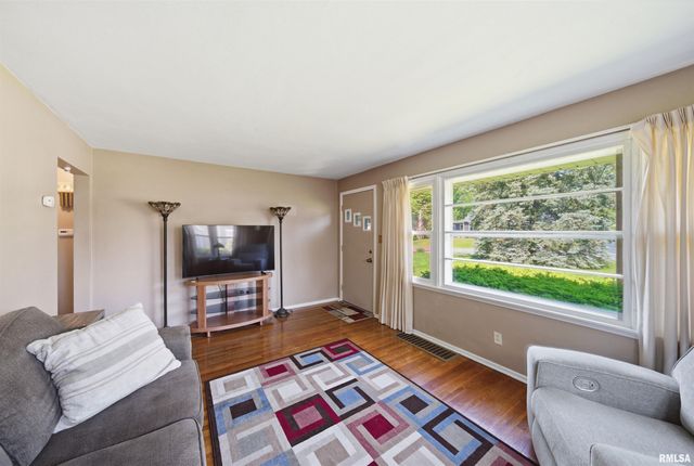 718 W SHENANDOAH Drive, Peoria, IL 61614