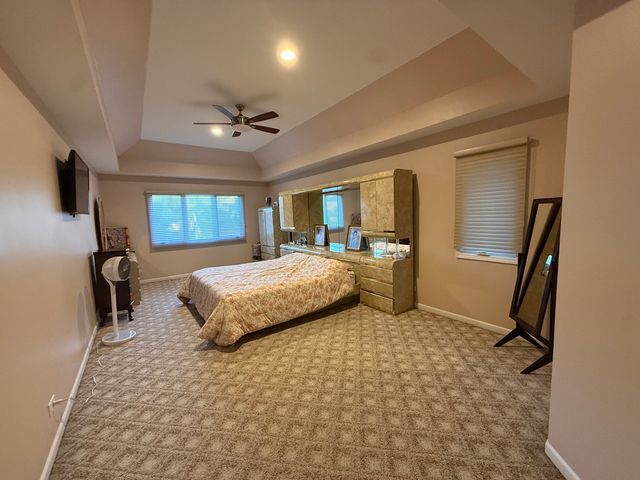 336 Tuttle Drive, Bloomingdale, IL 60108